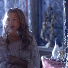 La bella e la bestia: la bellissima Lea Seydoux in un'immagine del film nei panni di Belle