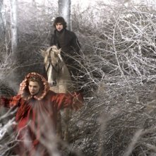 La bella e la bestia: Lea Seydoux e Louka Meliava in una scena