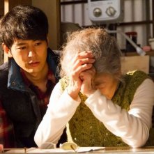 The Little House: Satoshi Tsumabuki insieme a Chieko Baisho in una scena