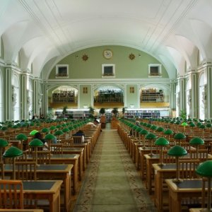 Cathedrals of Culture: una scena del film