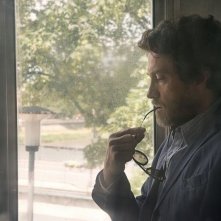 Maldamore: Alessio Boni è pensieroso in una scena del film