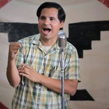 Michael Peña in una scena di César Chávez