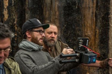 Noah: il regista Darren Aronofsky sul set con Russell Crowe