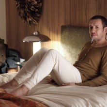 Supercondriaco - Ridere fa bene alla salute: Dany Boon col suo inseparabile termometro in una scena del film