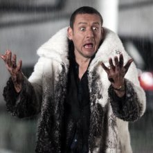 Supercondriaco - Ridere fa bene alla salute: Dany Boon impiastricciato di fango in una divertente scena