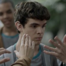 The Way He Looks: Ghilherme Lobo in una scena