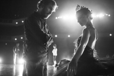 Darren Aronofsky on the set of Black Swan with Natalie Portman