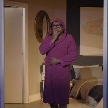 Sotto una buona stella: Carlo Verdone in accappatoio in una scena del film