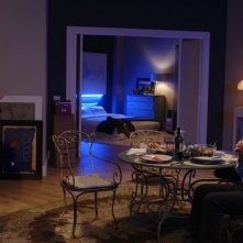 Sotto una buona stella: i vicini di casa Paola Cortellesi e Carlo Verdone in una scena