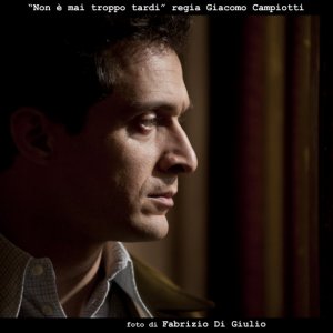 Claudio Santamaria in Non è mai troppo tardi: una scena della fiction della Rai
