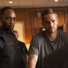 Brick Mansions: Paul Walker e RZA in una scena del film