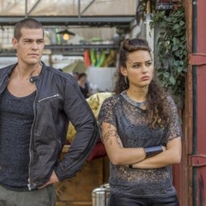 Star-Crossed: Greg Finley e Chelsea Gilligan nell'episodio Our Toil Shall Strive to Mend