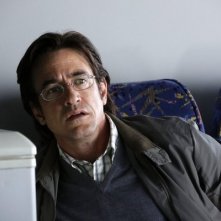 Crisis: Dermot Mulroney in una scena della serie