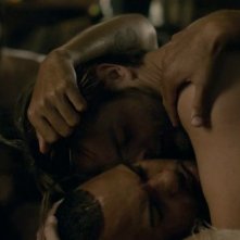 T.J. Linnard con O.T. Fagbenle in 'Looking in the Mirror' episodio della prima stagione di Looking