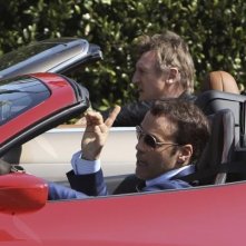 Entourage - The Movie: Liam Neeson e Adrian Grenier impegnati in una scaramuccia automobilistica