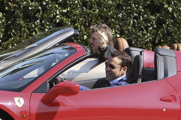 Entourage The Movie Liam Neeson E Adrian Grenier Sul Set Opena Air A Los Angeles 300035