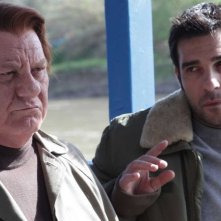 La mossa del pinguino: Antonello Fassari insiem a Edoardo Leo in una scena del film diretto da Claudio Amendola