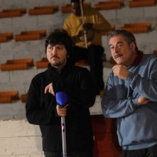 La mossa del pinguino: Ennio Fantastichini e Ricky Memphis in una scena