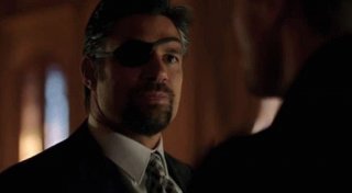 Arrow: Manu Bennett in una scena dell'episodio della stagione 2, Time of Death