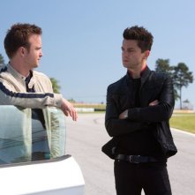 Need for Speed: Dominic Cooper e Aaron Paul in una scena