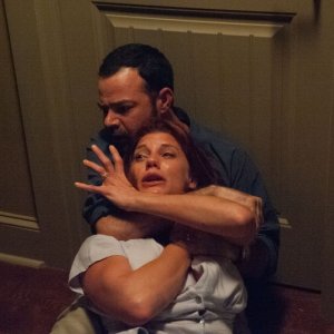 Oculus: Rory Cochrane stringe Katee Sackhoff in un drammatico momento