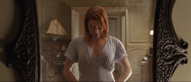 Oculus: un'inquietante immagine promozionale di Katee Sackhoff
