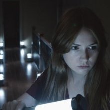Oculus: un primo piano di Karen Gillan