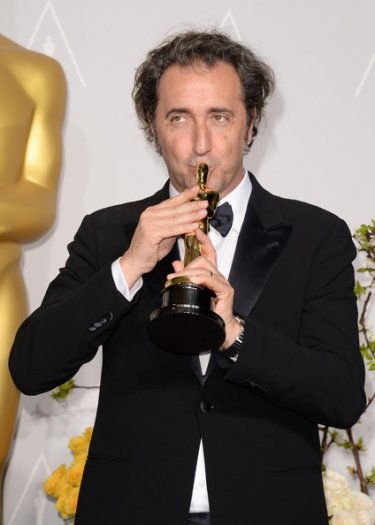 Paolo Sorrentino con l'Oscar vinto per La grande bellezza