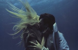 Daryl Hannah con Tom Hanks in Splash - una sirena a Manhattan