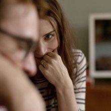 Lei: Joaquin Phoenix e Rooney Mara in una tenera scena del film