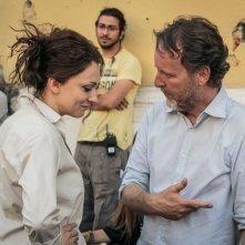 Noi 4: il regista Francesco Bruni in una foto dal set con Kseniya Rappoport