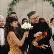 Amici come noi: Alessandra Mastronardi in una scena del film con Massimo Popolizio