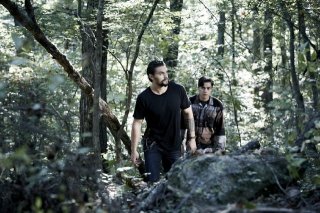 The Red Road: Kiowa Gordon e Jason Momoa in una scena della serie