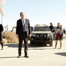 Agents of S.H.I.E.L.D.: Ming-Na Wen, Clark Gregg, Jaimie Alexander e Brett Dalton in una scena dell'episodio Yes Men