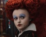 Attraverso lo specchio: Helena Bonham Carter di nuovo Regina Rossa