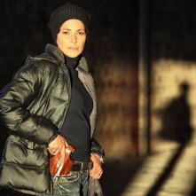 Le mani dentro la città: Simona Cavallari in una scena della fiction