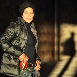 Le mani dentro la città: Simona Cavallari in una scena della fiction