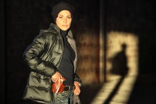Le mani dentro la città: Simona Cavallari in una scena della fiction