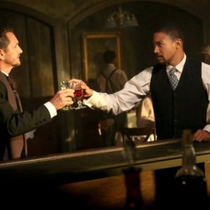 The Originals: Sebastian Roché e Charles Michael Davis nell'episodio Le Grand Guignol