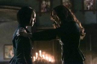 The Vampire Diaries: Kat Graham e Nina Dobrev nell'episodio Gone Girl