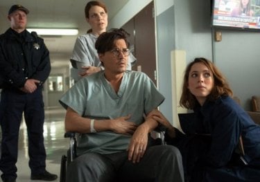 Transcendence: Rebecca Hall e Johnny Depp in ospedale