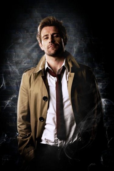 Constantine: Matt Ryan in un'immagine promozionale della serie