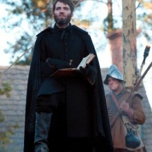 Salem: Seth Gabel durante una scena della prima stagione