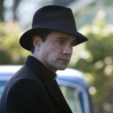 Supernatural: Gil McKinney in una scena dell'episodio Mother's Little Helper