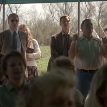 True Detective: Matthew McConaughey e Woody Harrleson in una scena dell'episodio The Locked Room