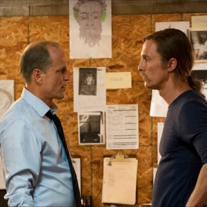 True Detective: Matthew McConaughey con Woody Harrelson nell'episodio After You've Gone