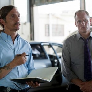True Detective: Matthew McConaughey insieme a Woody Harrelson nell'episodio After You've Gone