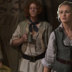 Black Sails: Hannah New in una scena del primo episodio