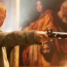 Black Sails: Tom Hopper una scena del primo episodio della serie