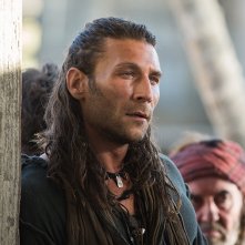 Black Sails: Zack McGowan in una scena del secondo episodio della prima stagione
